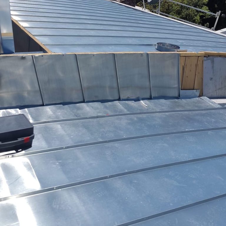 artisan couvreur Arles réfection de toiture réaliser a Arles